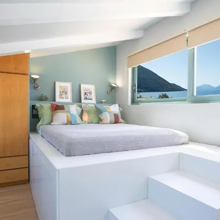 Apartment Anemolia *